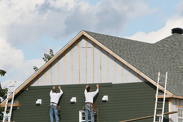 Professional Siding technician working in Boiling Springs, PA
